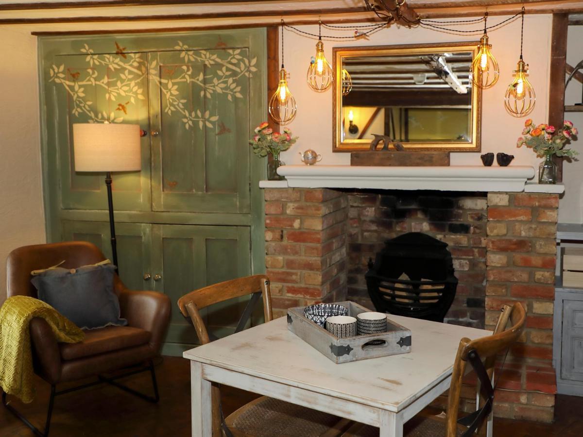 Woodleys Cottage Woburn Sands Eksteriør billede